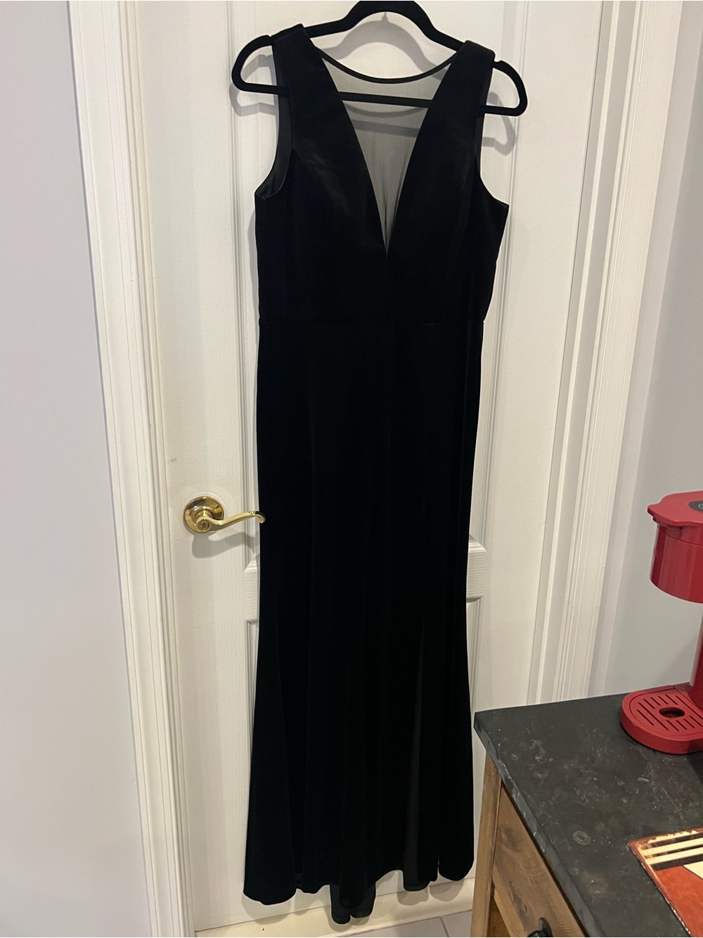 NW Nightway Elegant Black V-Neck Sleeveless Maxi Dress
